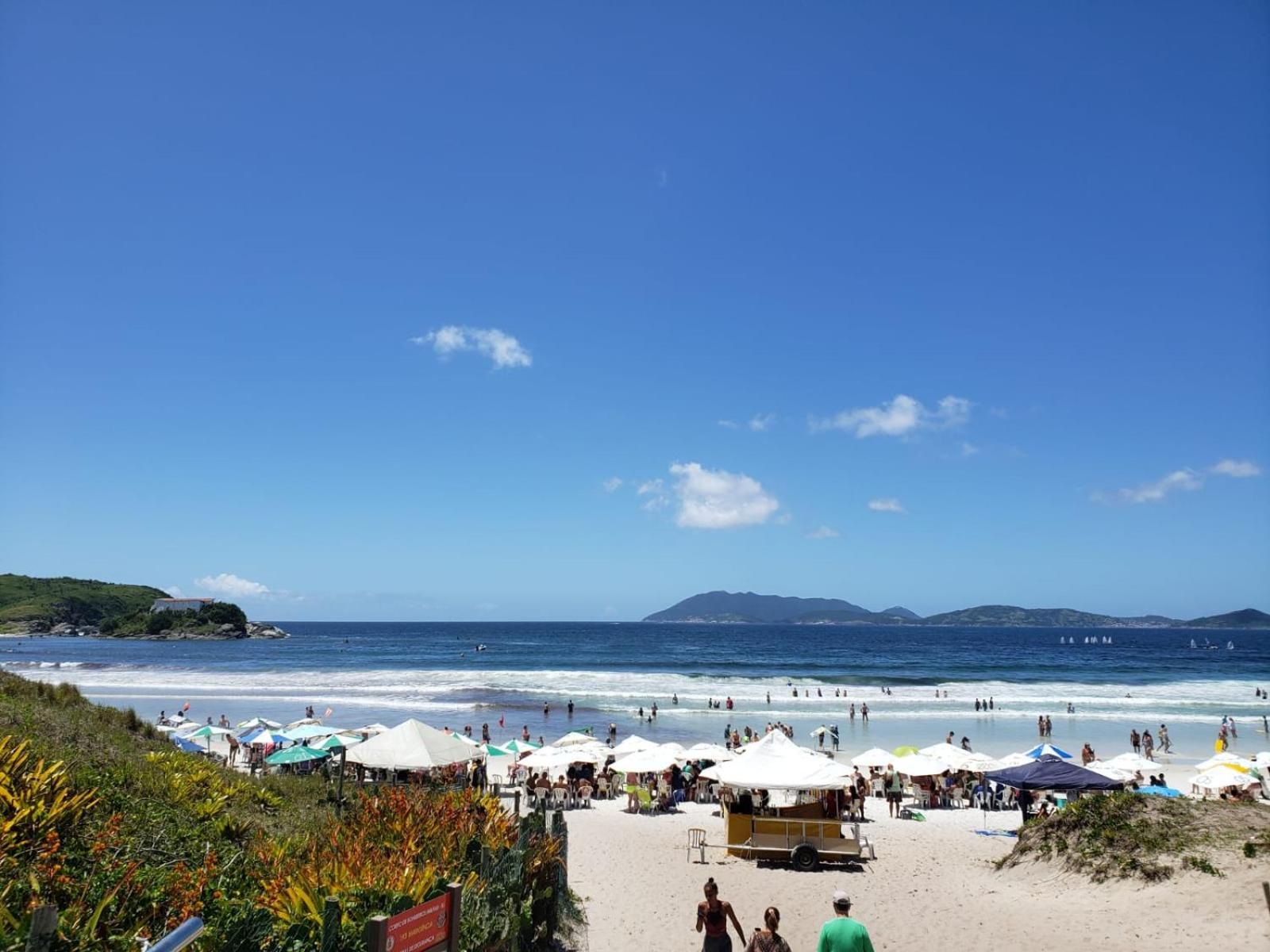 Localizacao Imbativel! A 98M Da Praia Do Forte Com Conforto, Ar-Condicionado E Estacionamento! Cabo Frio Exteriör bild